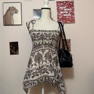 LEI Brown and White Patterned Top